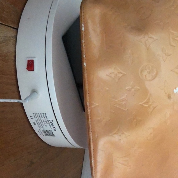 Louis Vuitton Imperfect Yellow Vernis Shoulder Tote Bag GUC - Picture 13 of 13